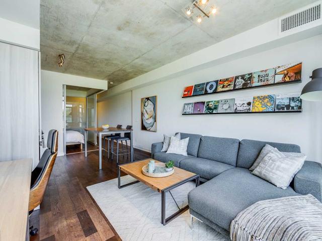 307 - 8 Gladstone Ave