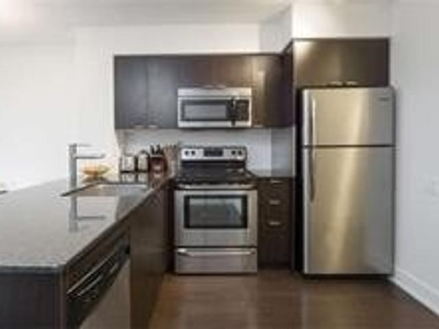 901 - 23 Sheppard Ave E