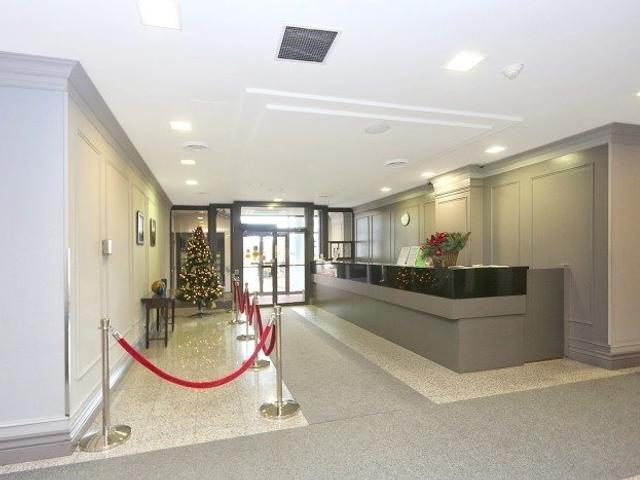 201 - 7 Bishop Ave
