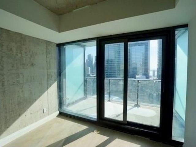 2305 - 224 King St W