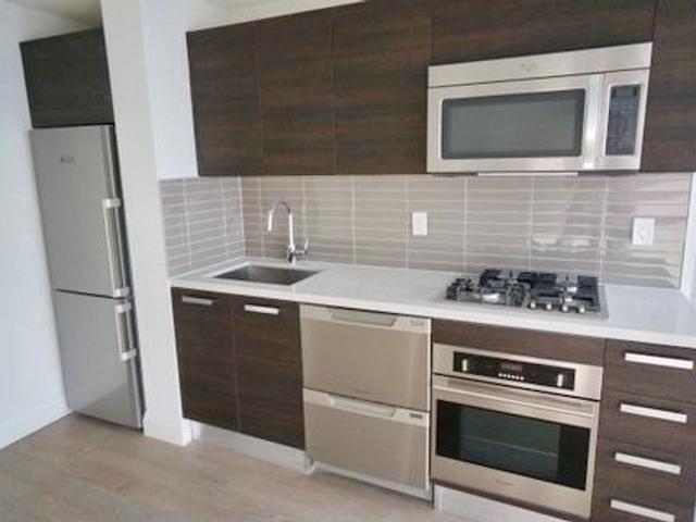 2305 - 224 King St W