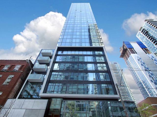 1806 - 11 Charlotte St