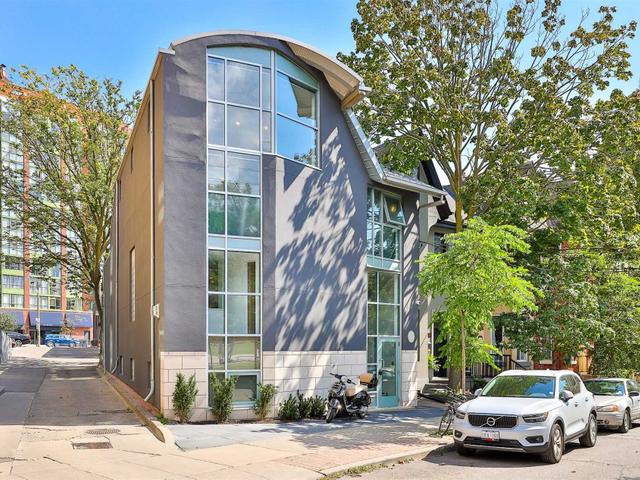 115 Walnut Ave