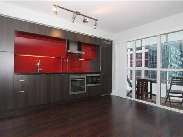 809 - 300 Front St W