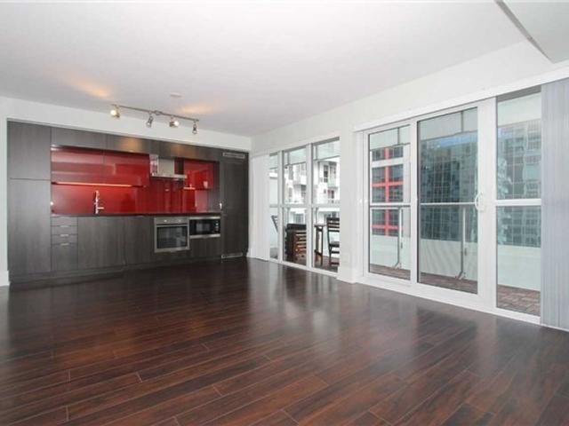 809 - 300 Front St W