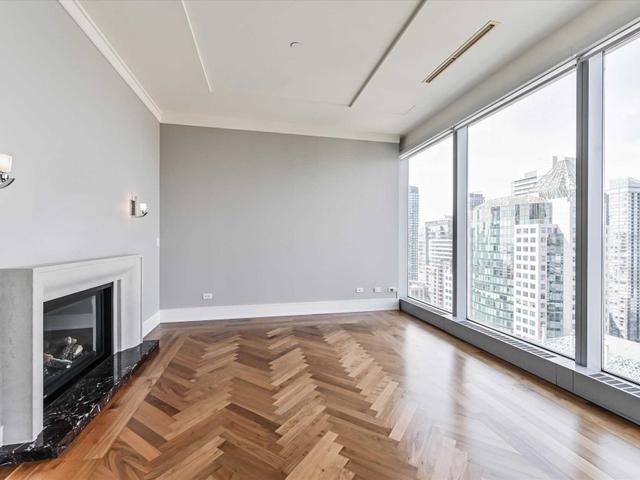 2702 - 183 Wellington St W