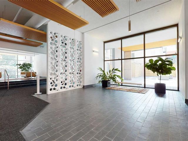 14D - 86 Gerrard St E