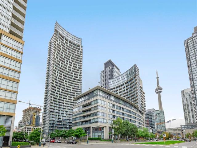 1011 - 25 Capreol Crt