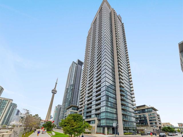 1011 - 25 Capreol Crt