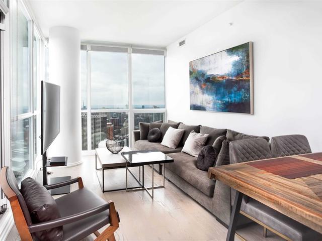 3712 - 45 Charles St E