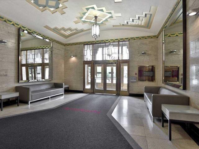 201 - 637 Lake Shore Blvd W