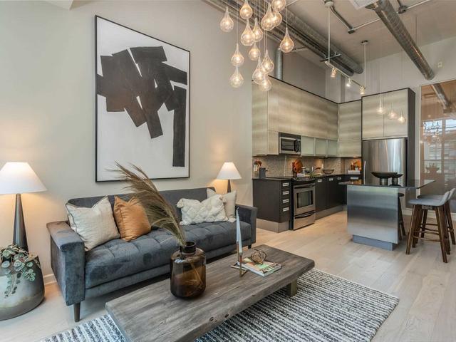 313 - 380 Macpherson Ave