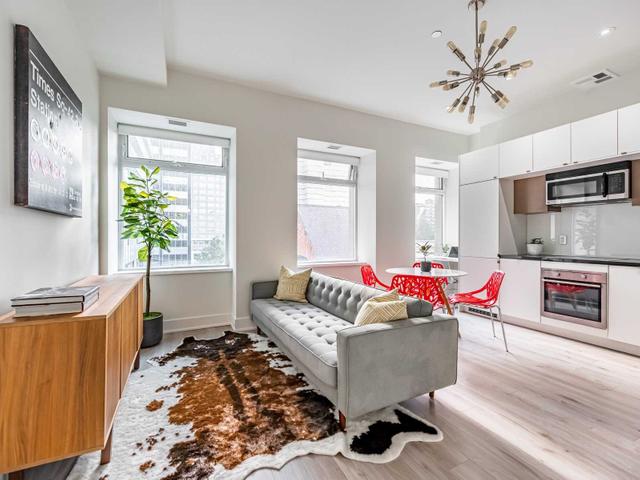 420 - 111 St Clair Ave