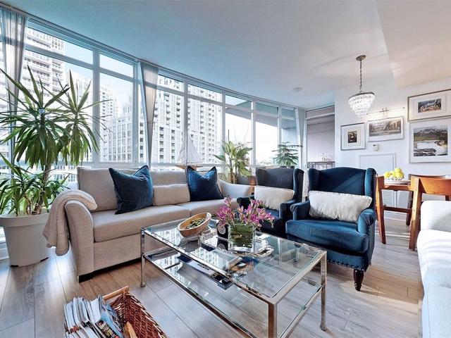 380 - 209 Fort York Blvd