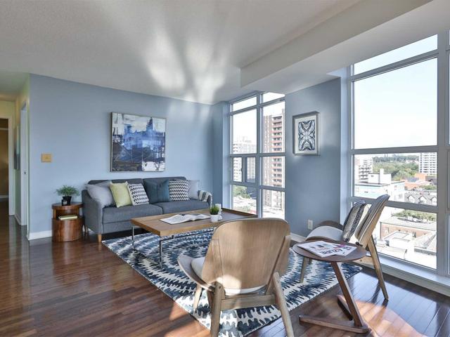 1109 - 736 Spadina Ave