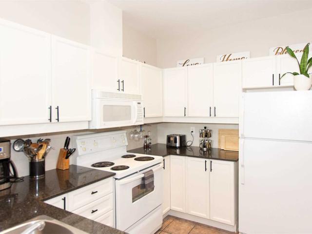 704 - 1 Leaside Park Dr