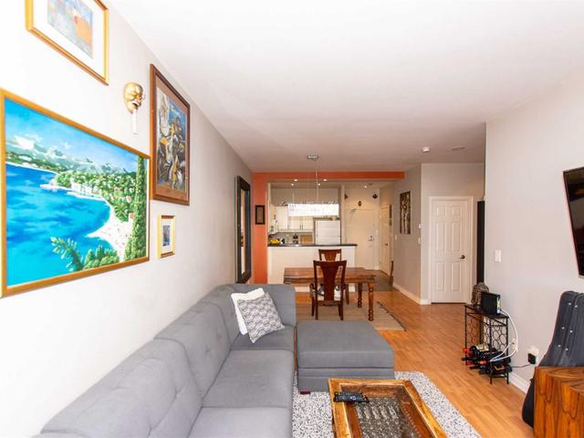 704 - 1 Leaside Park Dr