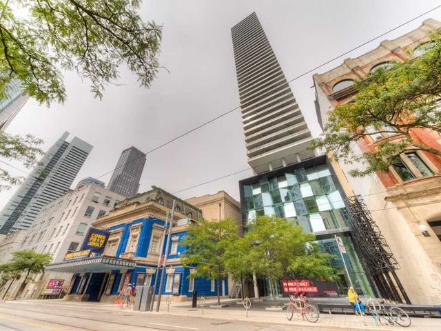 3203 - 224 King St W