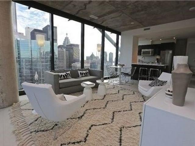 3503 - 224 King St W