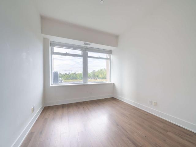 409 - 111 St Clair Ave W