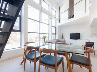 206 - 393 King St E