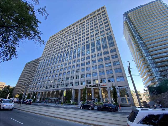 1126 - 111 St Clair Ave W