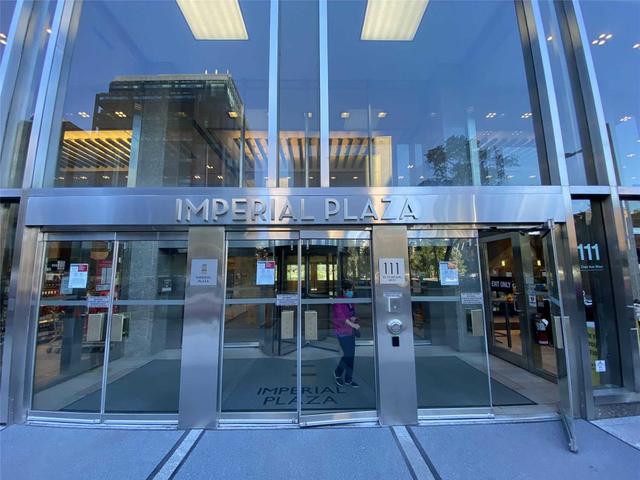 1126 - 111 St Clair Ave W