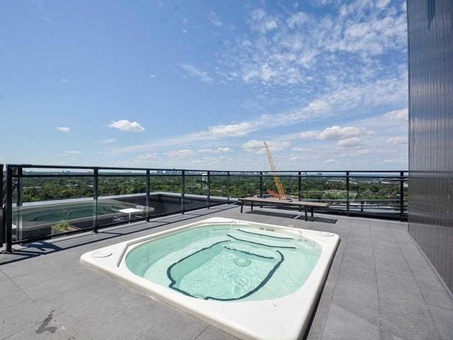 907 - 75 The Donway West