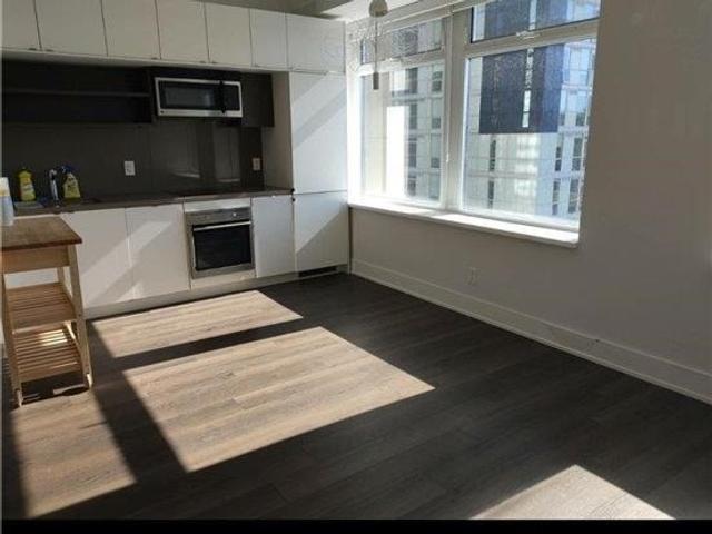 512 - 111 St. Clair Ave W