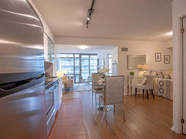 410 - 37 Grosvenor St