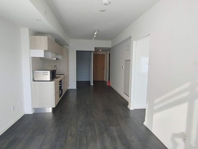 621 - 8 Hillsdale Ave E