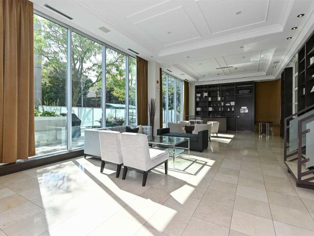 109 - 562 Eglinton Ave E