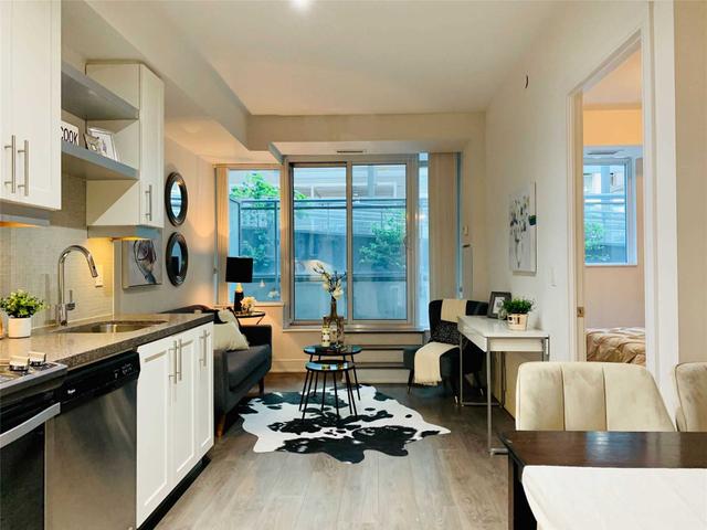 232 - 525 Adelaide St W