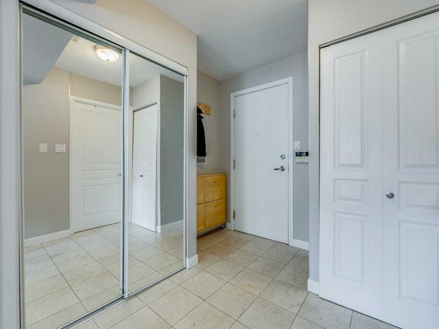 216 - 323 Richmond St E