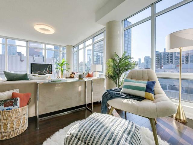 905 - 205 Frederick St