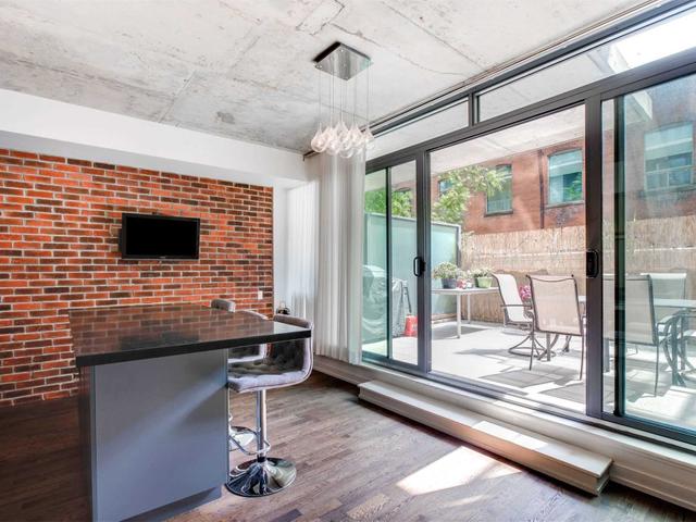 221 - 95 Bathurst St