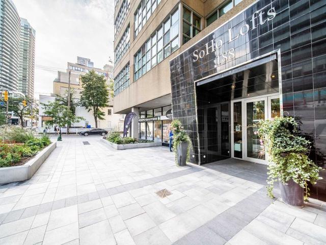 206 - 188 Eglinton Ave E