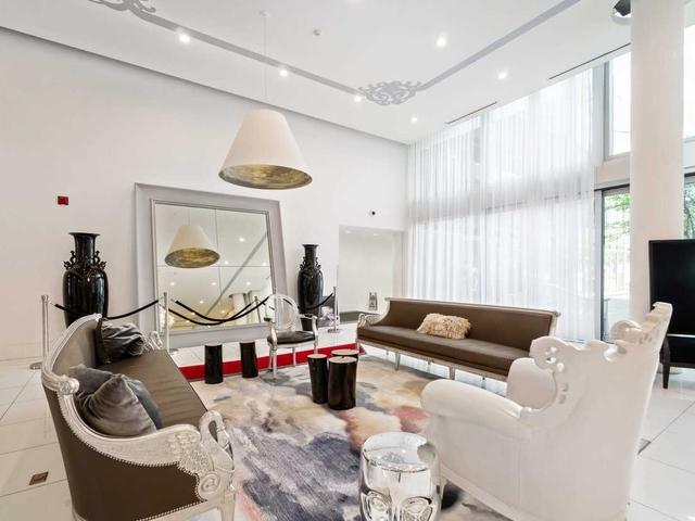 214 - 75 Portland St