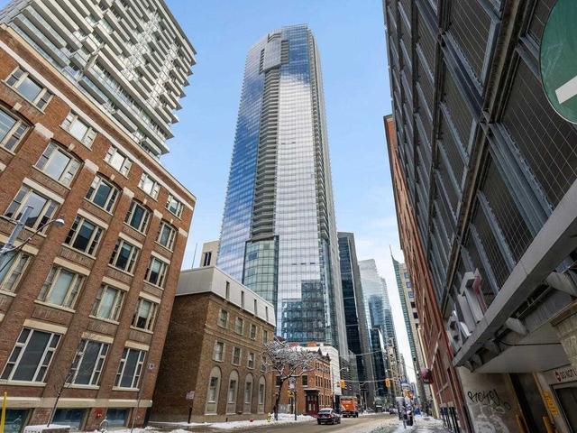 5003 - 180 University Ave