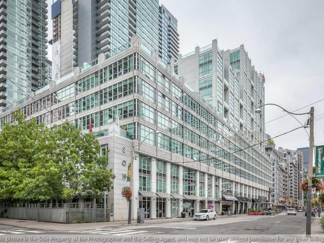 M32 - 350 Wellington St W