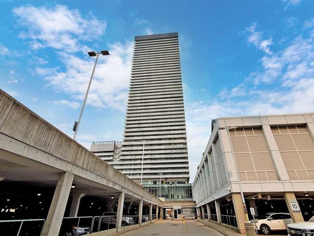 2711 - 15 Lower Jarvis St