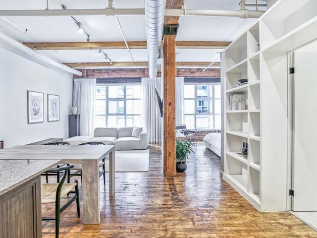 403 - 90 Sherbourne St