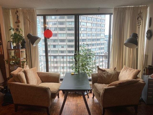 1634 - 33 Harbour Sq