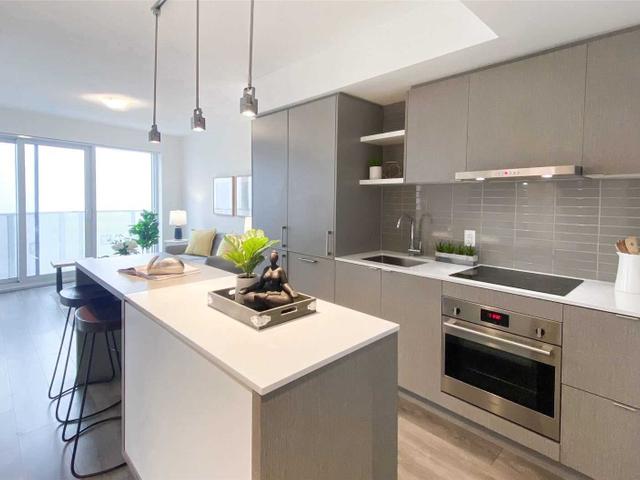 5303 - 100 Harbour St