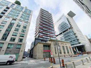 711 - 215 Queen St W