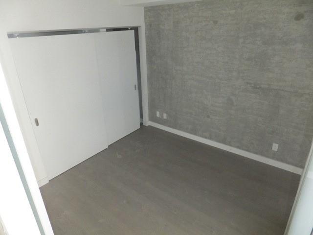 911 - 111 Bathurst St