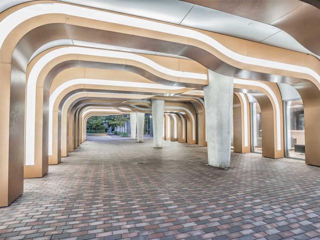 1120 - 525 Adelaide St W