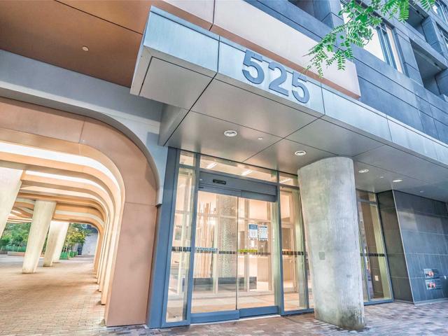 1120 - 525 Adelaide St W