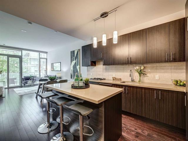 306 - 39 Queens Quay E