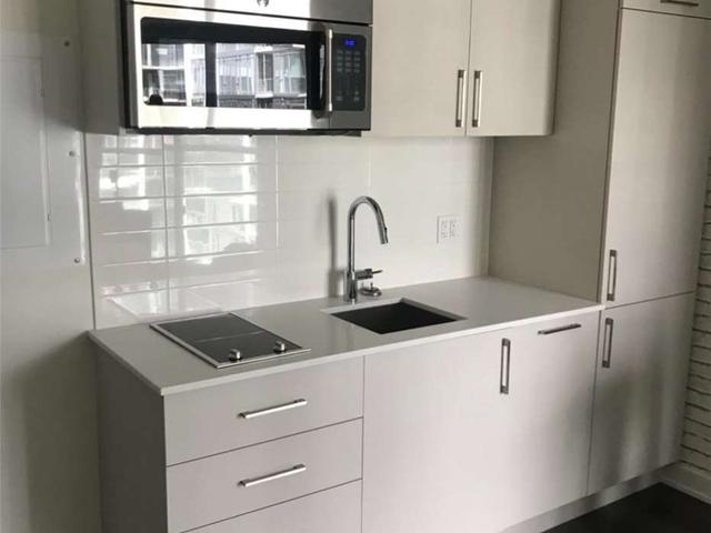 716 - 576 Front St W